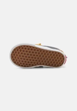 Vans Slip-On Rinoceraffe Unisex - Sneakers Laag - Ochre/Forest Gray -Vans Schoen eb9b870f28204162a9159d744d2bef15