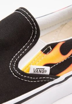 Vans Classic Slip-On- Instappers - Black/True White 17 Vans Classic Slip-On- Instappers - Black/True White -Vans Schoen ec0229fd88a34f2ea29a1e4e2832ed6f
