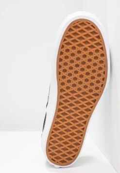 Vans Ua Classic Slip-On Platform - Instappers - Black -Vans Schoen eca95da650aa4f5cb83bd997e224b54c