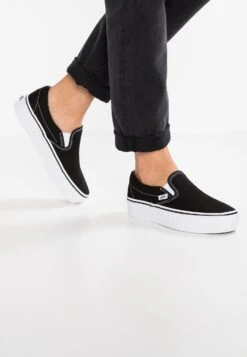 Vans Ua Classic Slip-On Platform - Instappers - Black