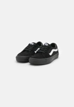 Vans Sk8 Low Unisex - Sneakers Laag - Contrast Black/White 10 Vans Sk8 Low Unisex - Sneakers Laag - Contrast Black/White -Vans Schoen f6504f5e804e41e9b8e0fe708569802d